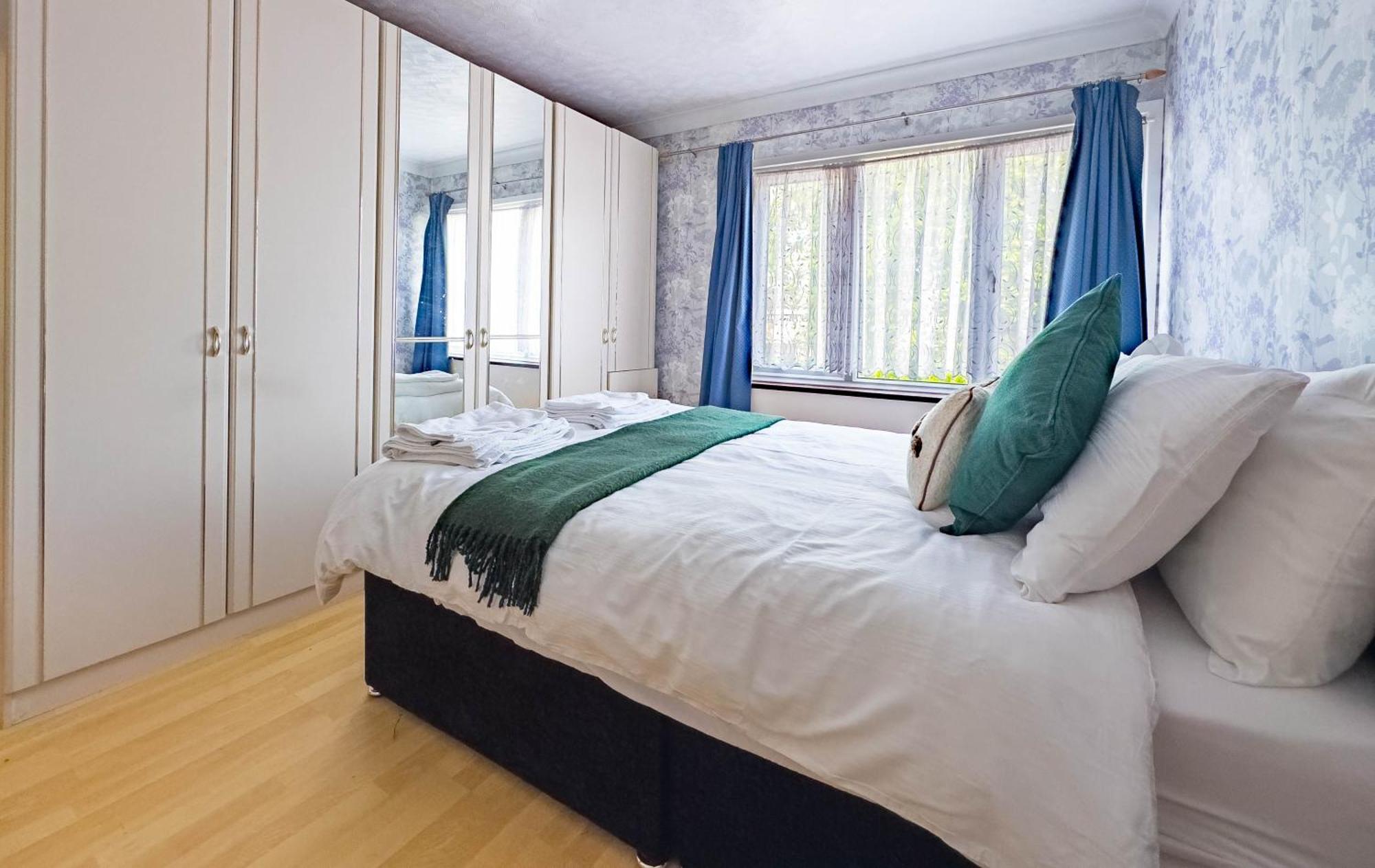 Morden Holiday Basildon  Eksteriør billede